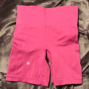 Magenta lululemon 🍋 spandex cycling shorts